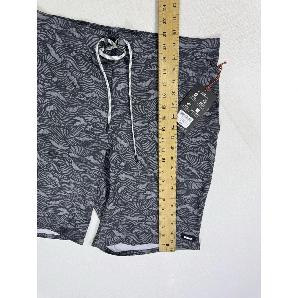 Duluth Alaskan Hardgear Lost Lake Fish Print Gray Board Shorts Men's 36x11 NWT
